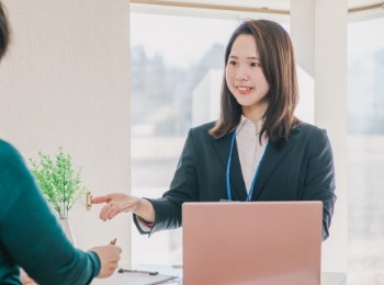 ご来店・フロントで受付