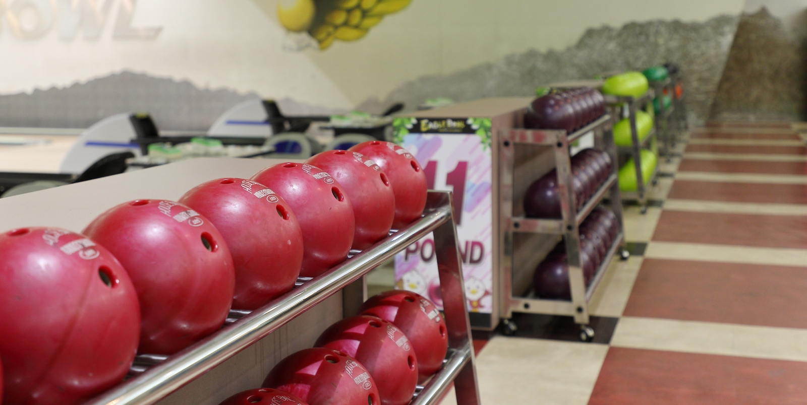 イーグルボウル外観